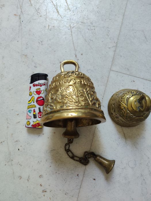 Se vand set de clopote din bronz