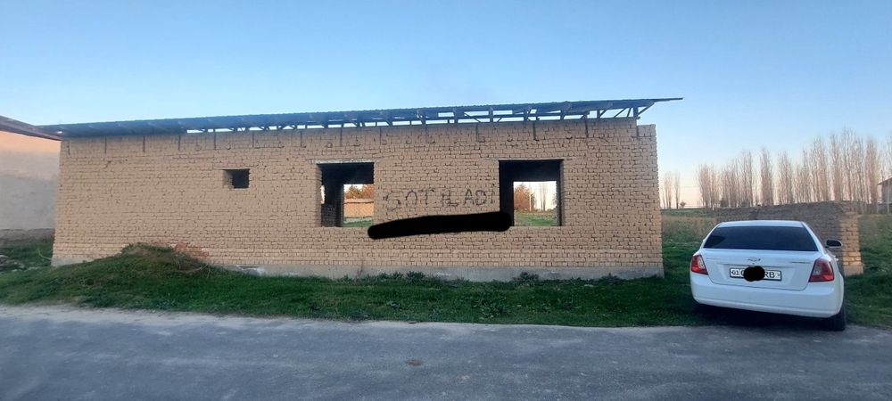 Yangiyòl tumanida uchaska sotiladi