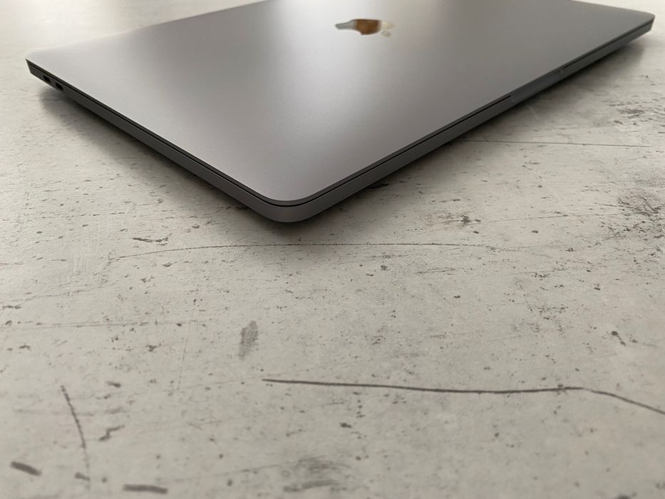 MacBook Pro 13" M1 Chip 8-CPU, 8-GPU, 16RAM, 1TB SSD