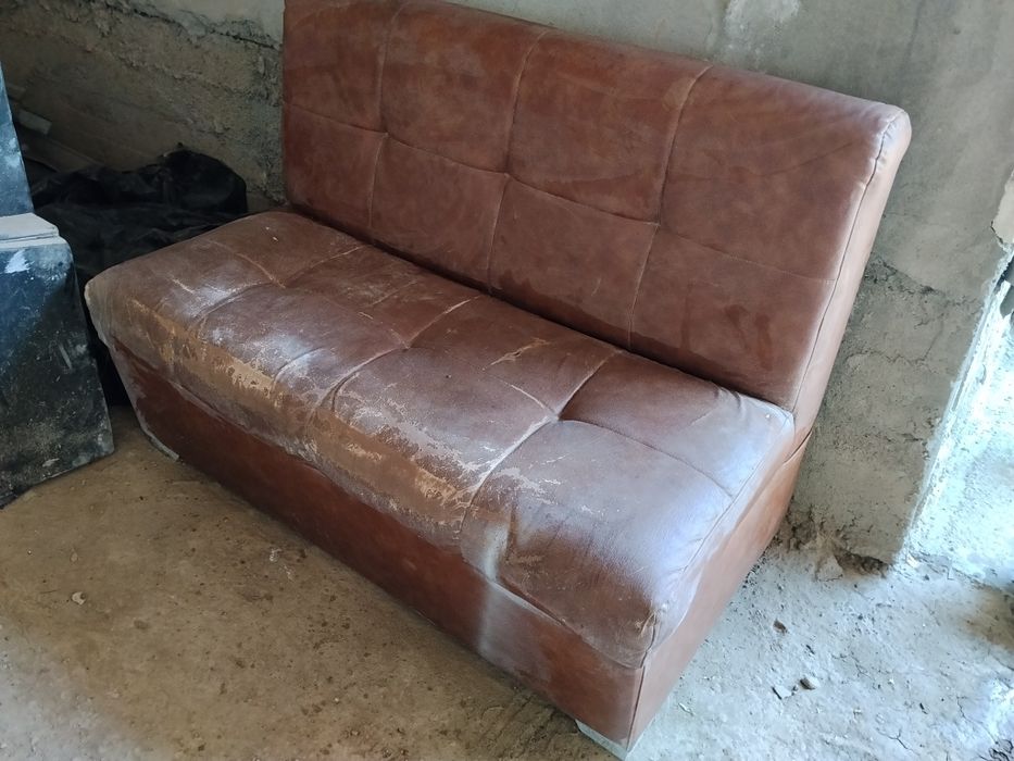 Мебель сотилади 2 та диван битта кресло
