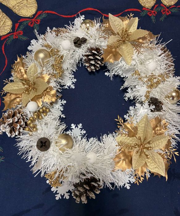 Ръчно изработени Коледни венци.