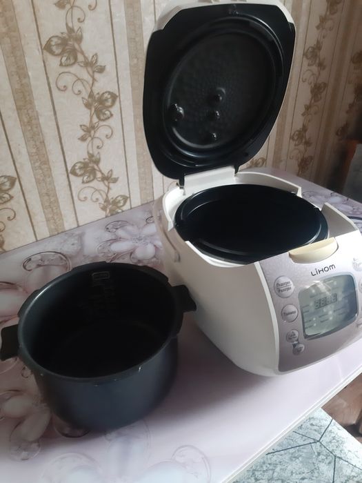 Рисоварка в отличном состоянии