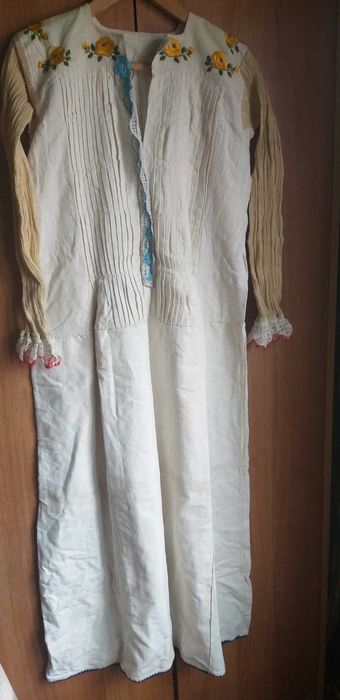 Автентични Хърцойски Ризи от Народни Носии. Чисти. Без петна.