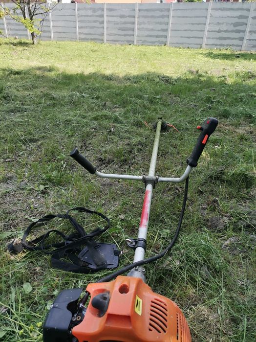 Tund gazon iarbă bălării ierbicidăm