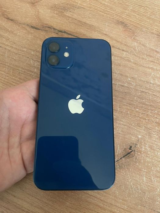 Продам iPhone 12 в отличном состоянии