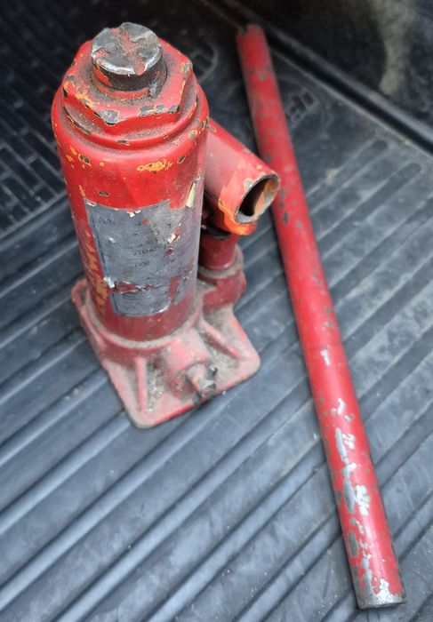 Домкрат гидравлический. 3 тонны