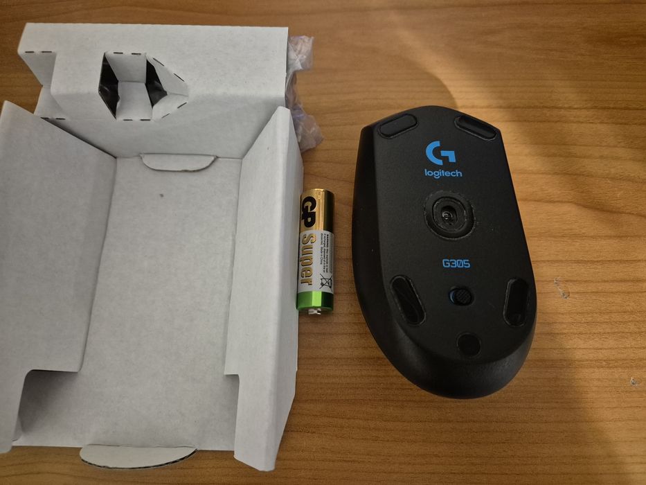 Запазена Logitech G305 пълен комплект