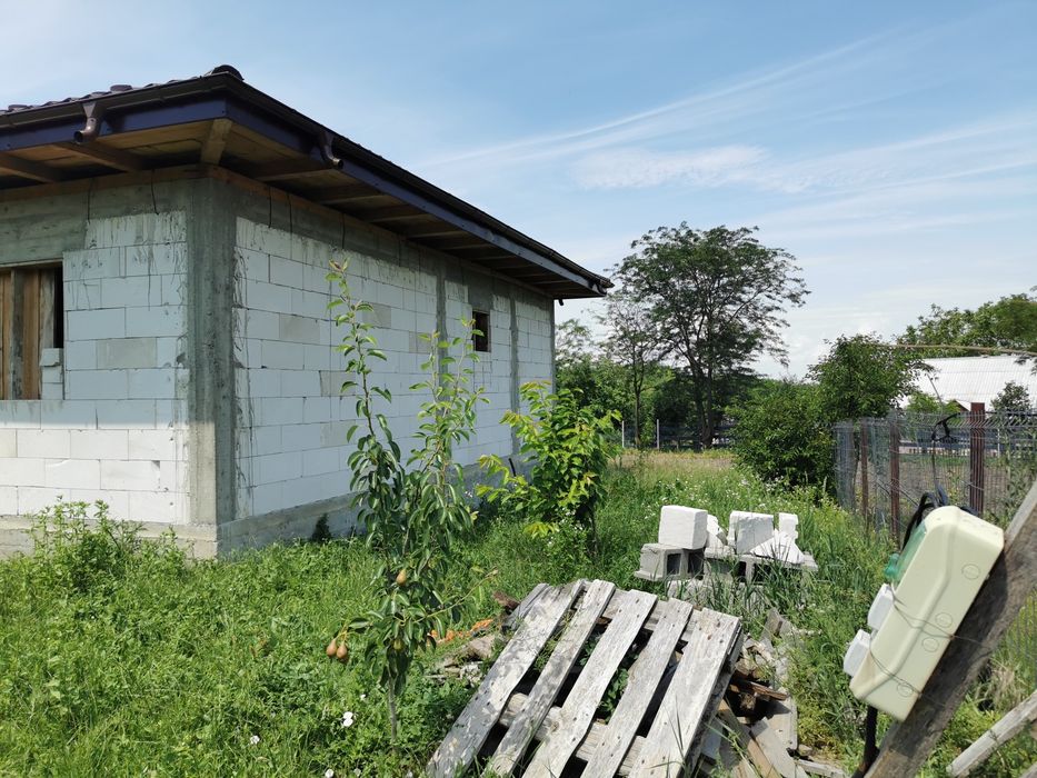 Casa de vânzare în sat horlesti com. rediu