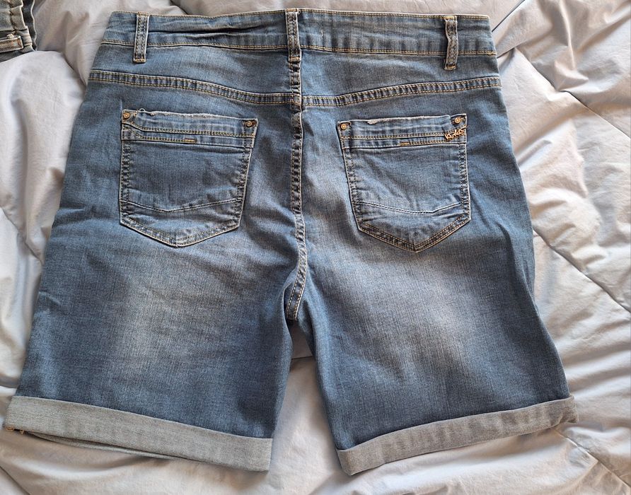 Дамски дънкови къси панталонки