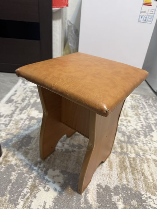 Продам стол