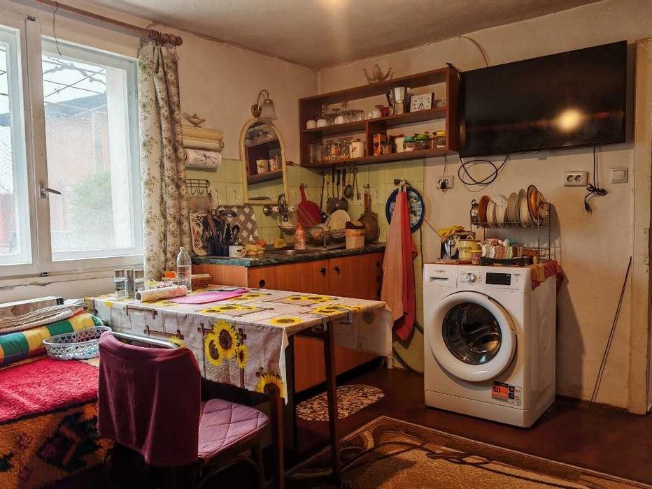 продавам къща в с.Борима, община Троян