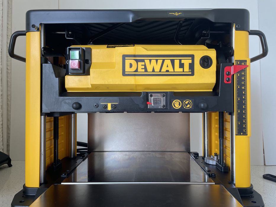Dewalt DW733-QS, 1800W. Rindea Electrica / Masina de Rindeluit si Degrosat, Original Nou !