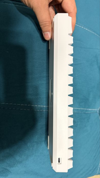 Продам клавиатуру