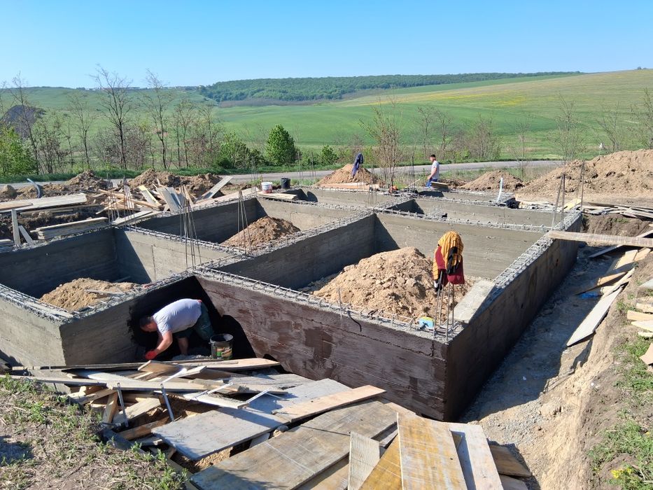 Executam case la rosu sau la cheie