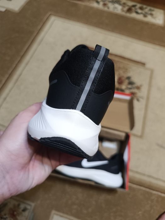 Кроссовки Nike чёрные и серые