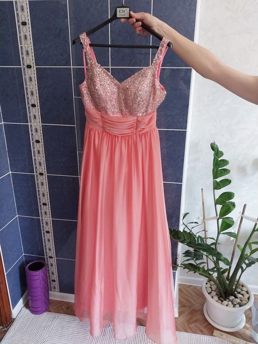 Платье нарядное 44-46 размер