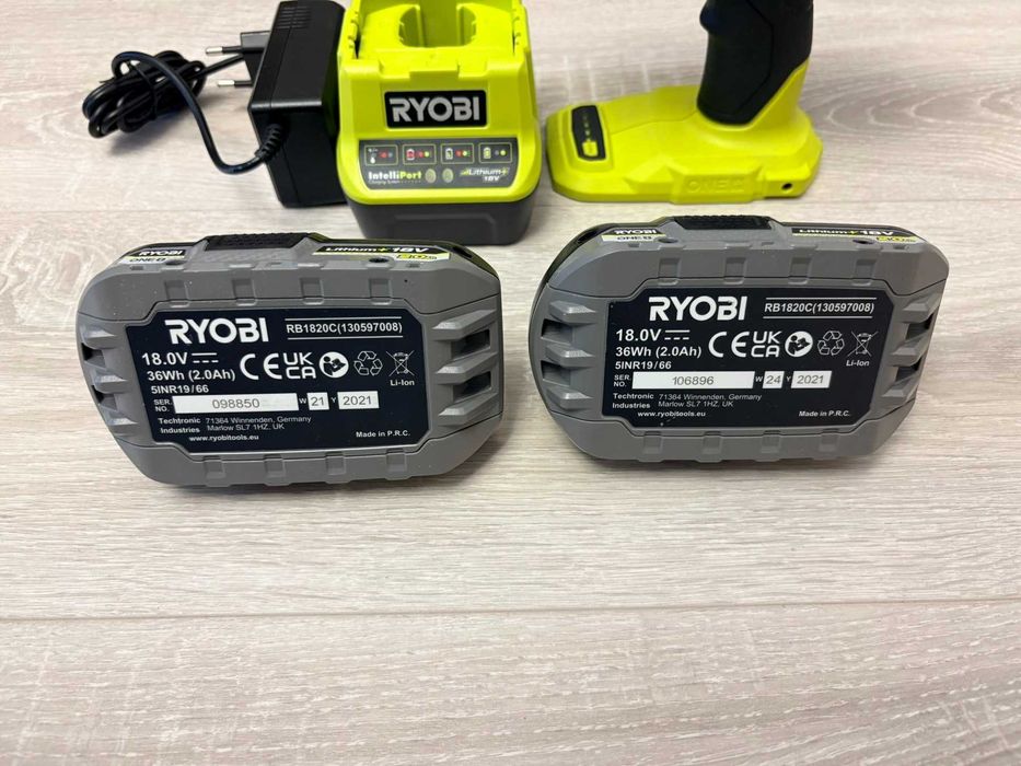 Акумулаторен-ударен гайковерт 1/2 Ryobi RIW18X[900Nm] с 2 батерии и зарядно