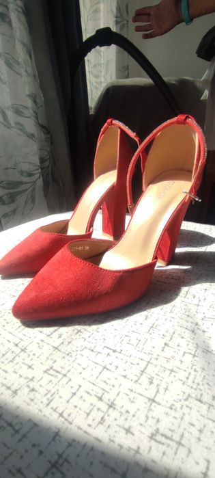 DeeZee червени обувки на ток