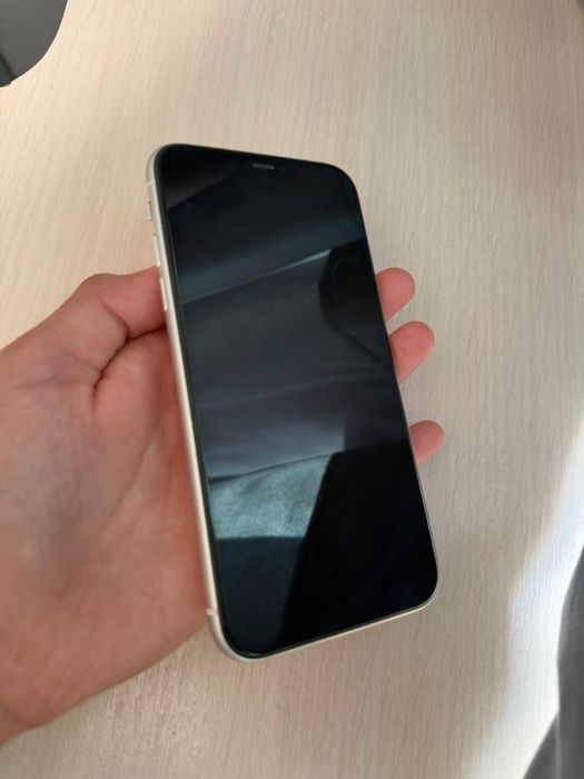 iPhone 11 с гарантией
