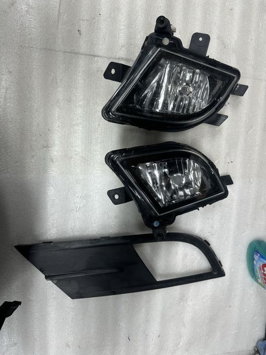 Proiectoare stânga dreapta vw jeta 5 c.facelift.