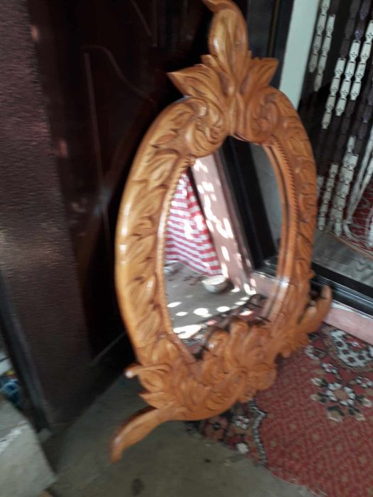 Vînd Oglindă sculptată de lemn masiv, 100/80