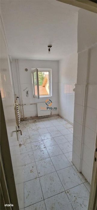 Apartament Decomandat Etaj 1 Zona Dambovita  Bloc Izolat