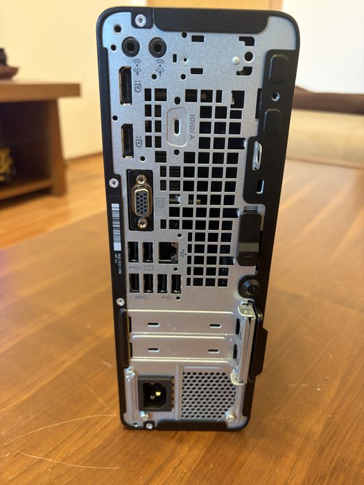 Calculator Hp 705 g4 Ryzen 5 2400g ; 16 gb ddr4 ; licenta windows 11