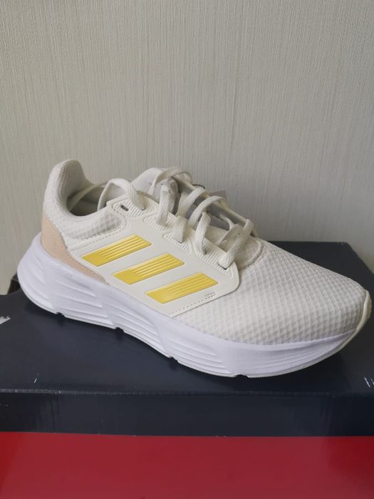 Adidas кроссовки для бега