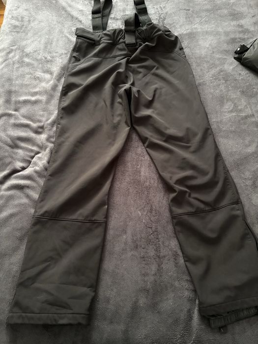 Costum ski impecabil