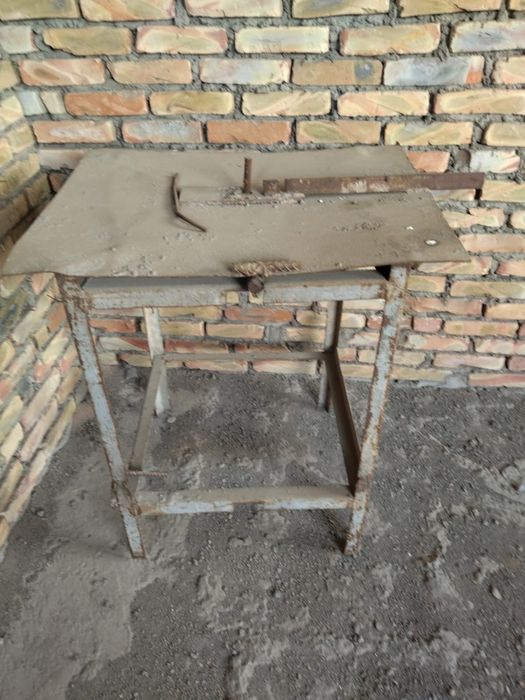 металлические столы из металла