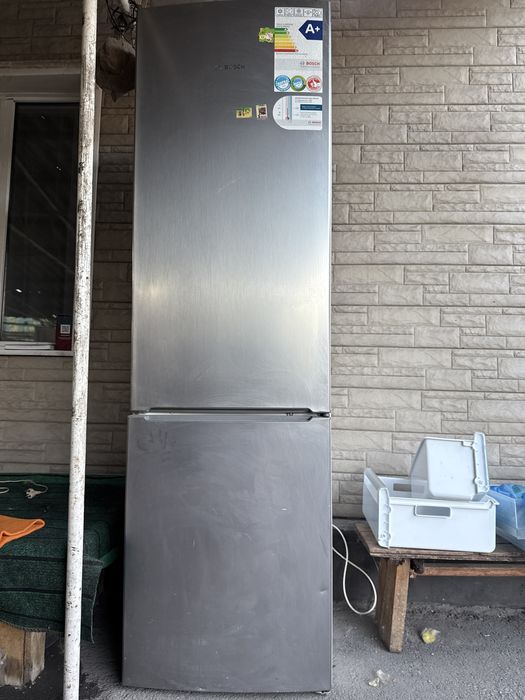 Холодильник Bosch в рабочем состоянии