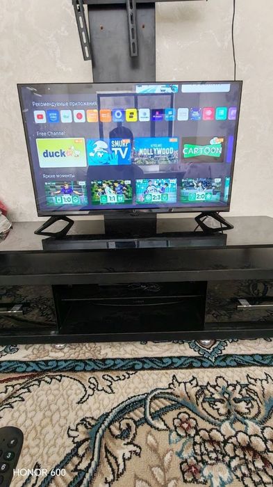 Телевизор Li 32 Smart tv безрамичный