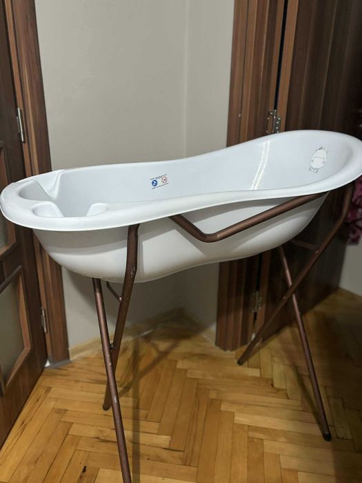 Бебешка вана със стойка