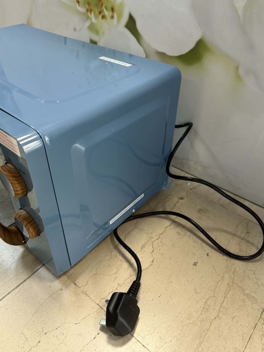 Микровълнова фурна Russell  Hobbs