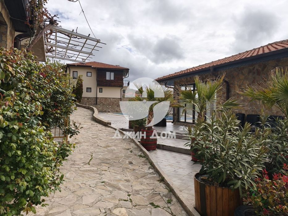 Продава се Четиристаен апартамент в с. Кошарица, Област Бургас - 90 кв.м за 578 €/кв.м - Снимка #1