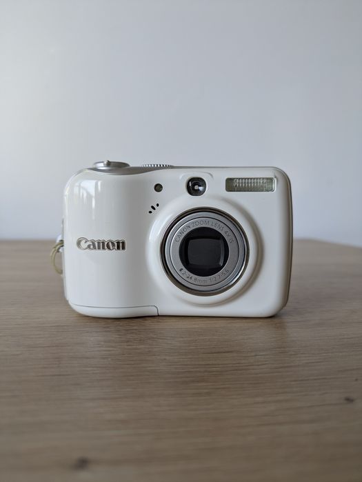 Canon PowerShot E1 - УНИКАЛНИ СНИМКИ Дигитален Фотоапарат в Отлично състояние