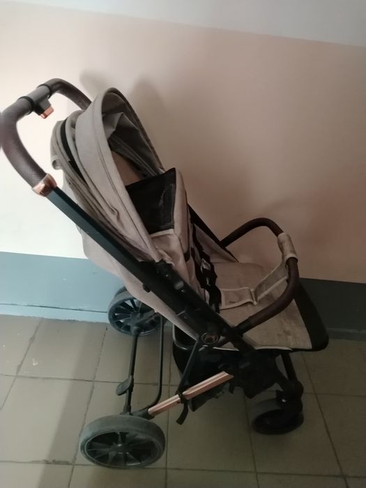 Продам детскую коляску