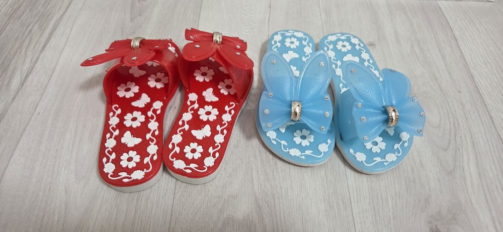 Продам детские шлепанцы