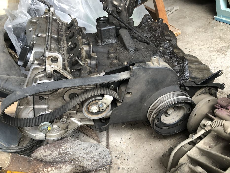 Продам двигатель , и коробку