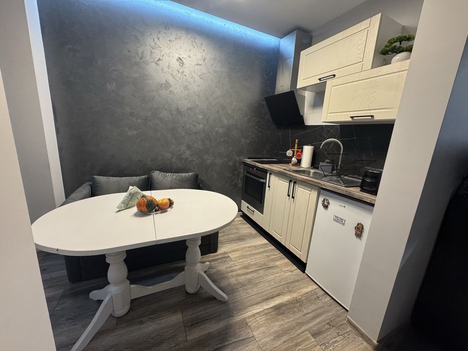 Стая за нощувка, под наем гр. Варна, широк център