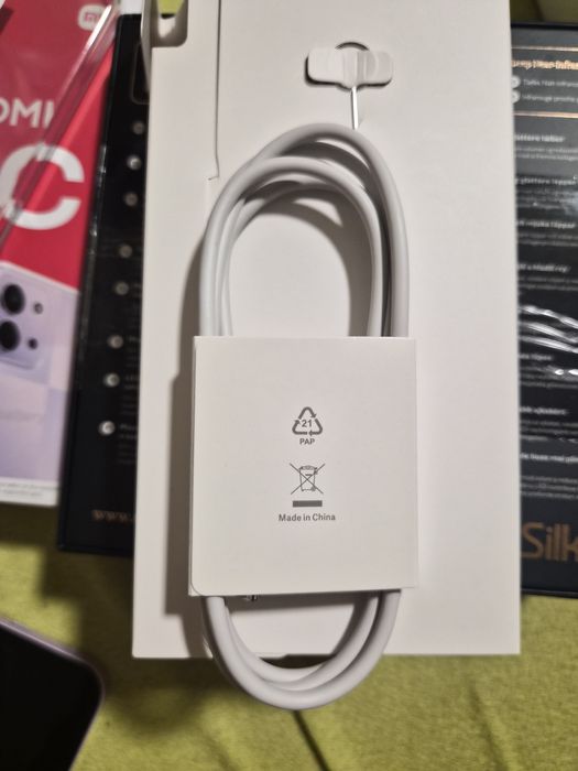 НОВ Xiaomi Redmi 15C 5G – 8GB/128GB, и оригинален калъф, dusk Purple