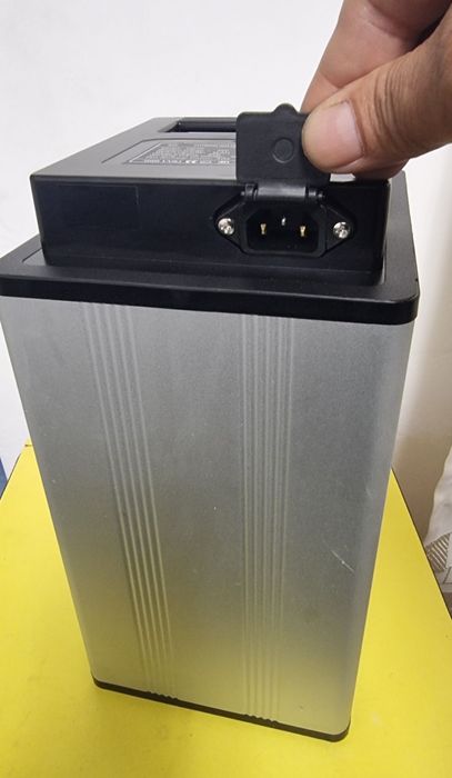 Baterie Triciclu,Scuter 48V / 40AH + Încărcător