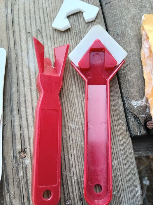 Продам шпатели для клея