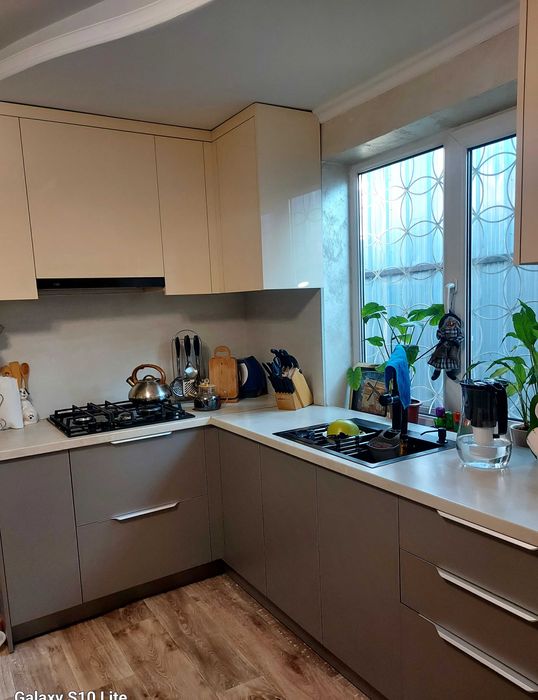 Продам кухню с техникой