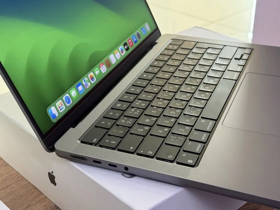 Macbook pro 14 16gb/512ssd