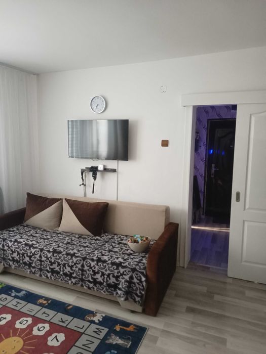 Inchiriez apartament 2 camere semidecomandate