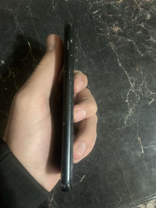 продается Samsung A3 2017 в хорошем состоянии