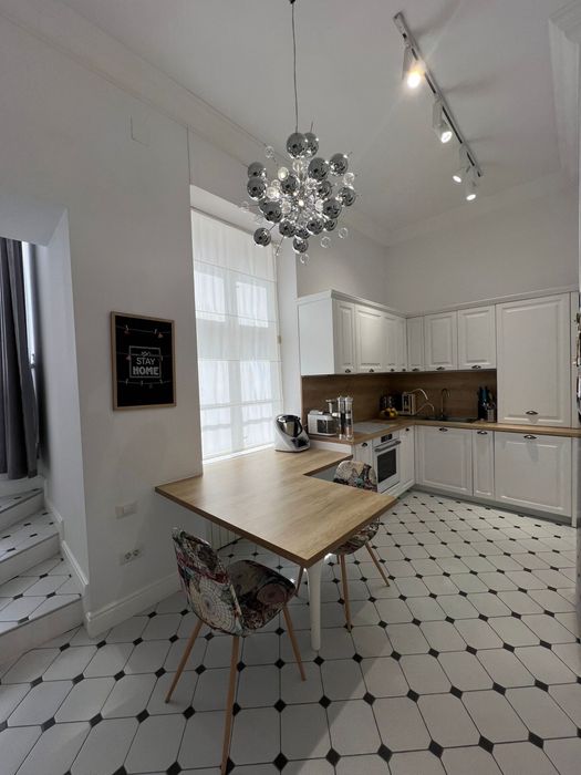 Apartament 4 camere, ultracentral Piata Unirii 101mp cu garaj 2 masini 56 mp