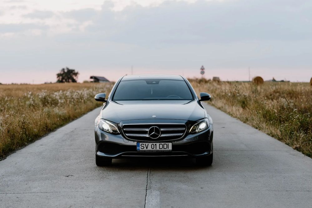 Mercedes-Benz E Mercedes-Benz E 350e 9G-TRONIC 286 CP