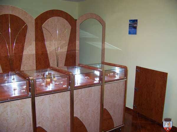 Mobilier comercial,pentru bijuterie,Amanet,Mercerie,Farmacie etc.